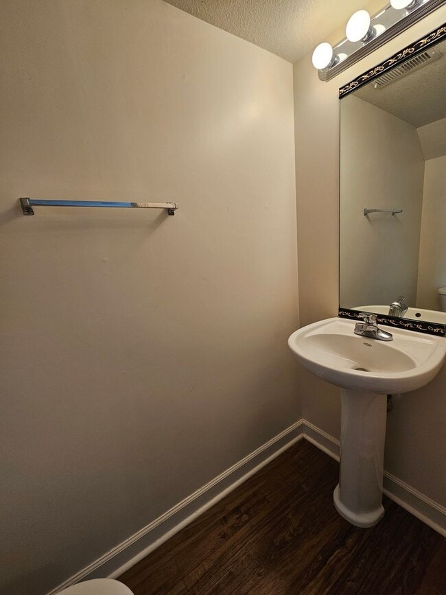 Building Photo - 2 Bed Townhome In Desirable Carolina Forest!