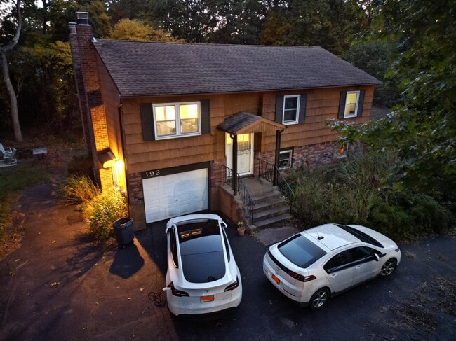 Building Photo - 192 Woodland Dr