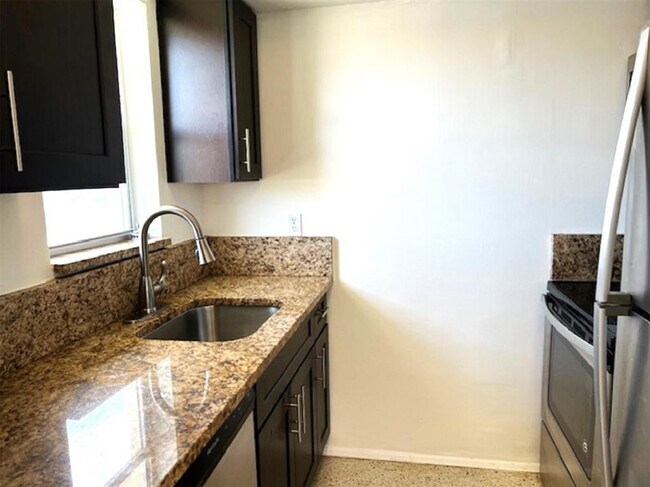 Foto del edificio - 270 NE 40th St