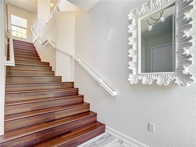 Building Photo - 4752 Stratford Ct