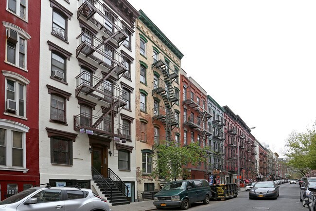 Foto del edificio - 332 E 6th St