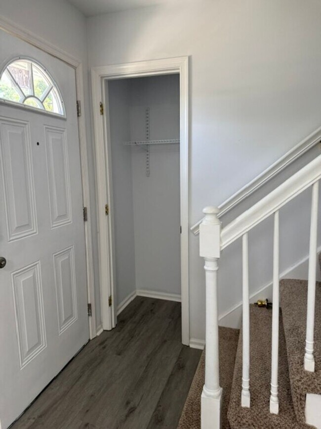 Foto del edificio - 302 Cottonwood Ln