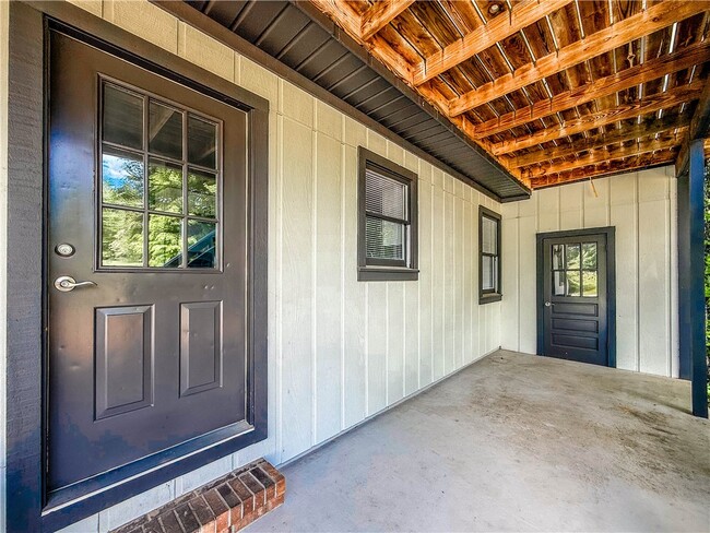 Building Photo - 280 Starritt Ln