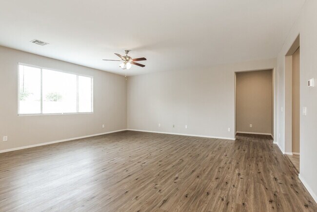 Foto del edificio - 6114 S 30th Ln