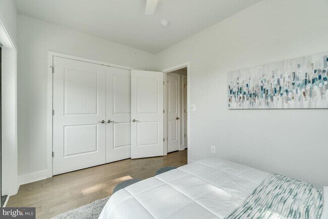 Foto del edificio - 2205 40th Pl NW