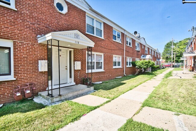 Foto del edificio - 128 N Menard Ave