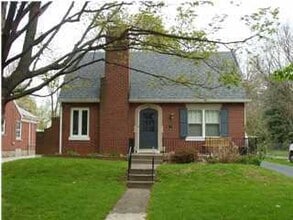 Building Photo - 505 Oxford Pl