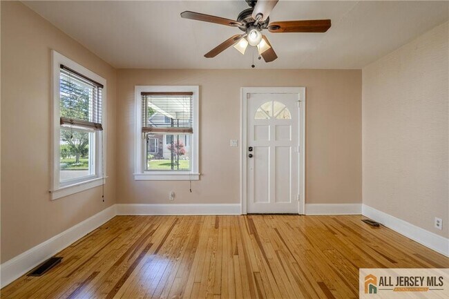 Foto del edificio - 145 Willow St
