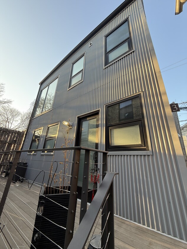 Foto principal - 1034 W 20th Pl