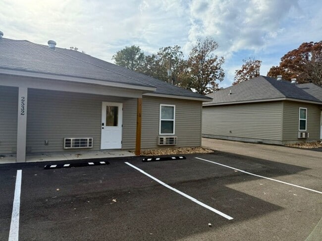 Building Photo - 2532 Hurricane Lake Rd