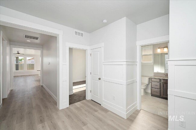 Building Photo - 2762 E Gypsum St