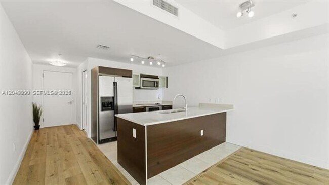 Photo - 1900 N Bayshore Dr cu-4109 Apartment