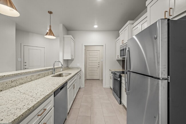 Building Photo - Brand new townhomes in Iron Horse!