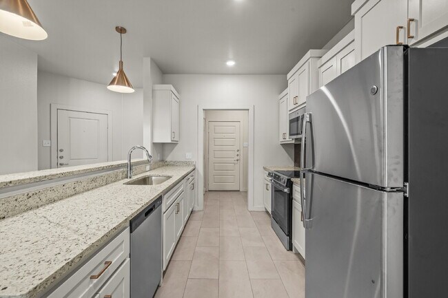 Foto del edificio - Brand new townhomes in Iron Horse!