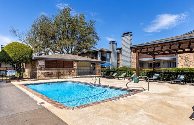 Building Photo - Spring Creek Apartments