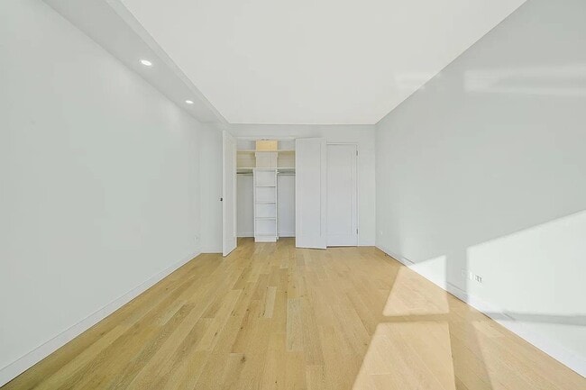 Building Photo - 460 E 79th St