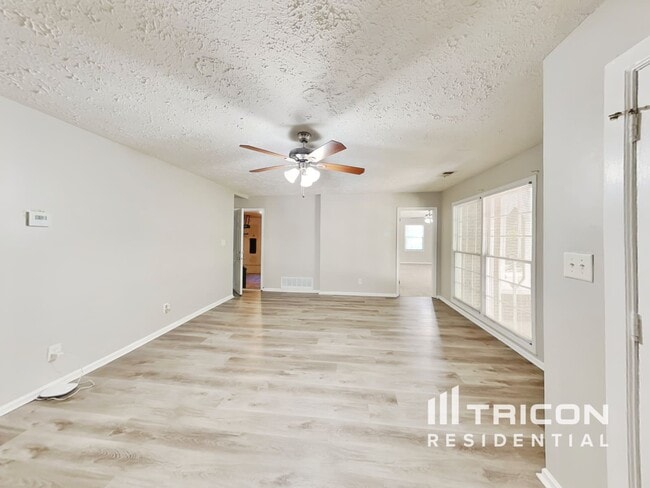 Building Photo - 5750 Westside Rd