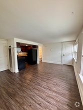 Building Photo - 90 Laverack Ave