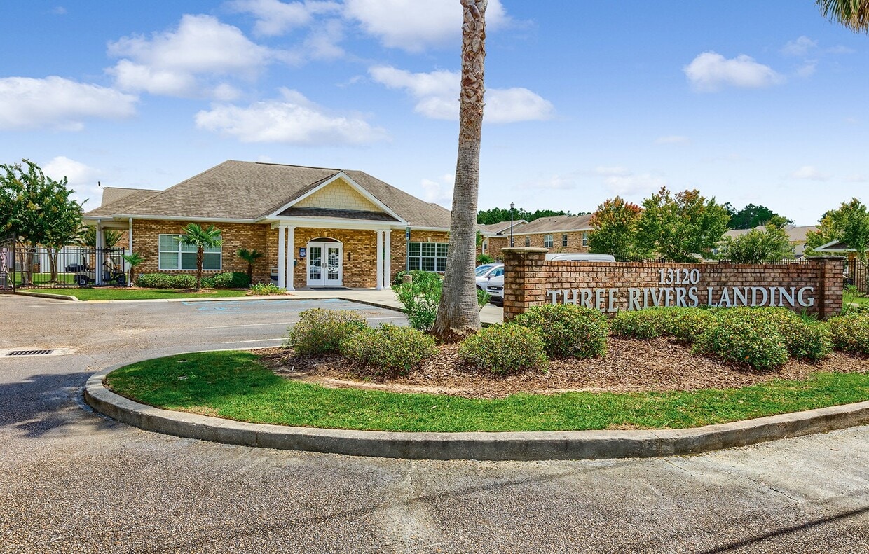 Three Rivers Landing Apartments in Gulfport, MS