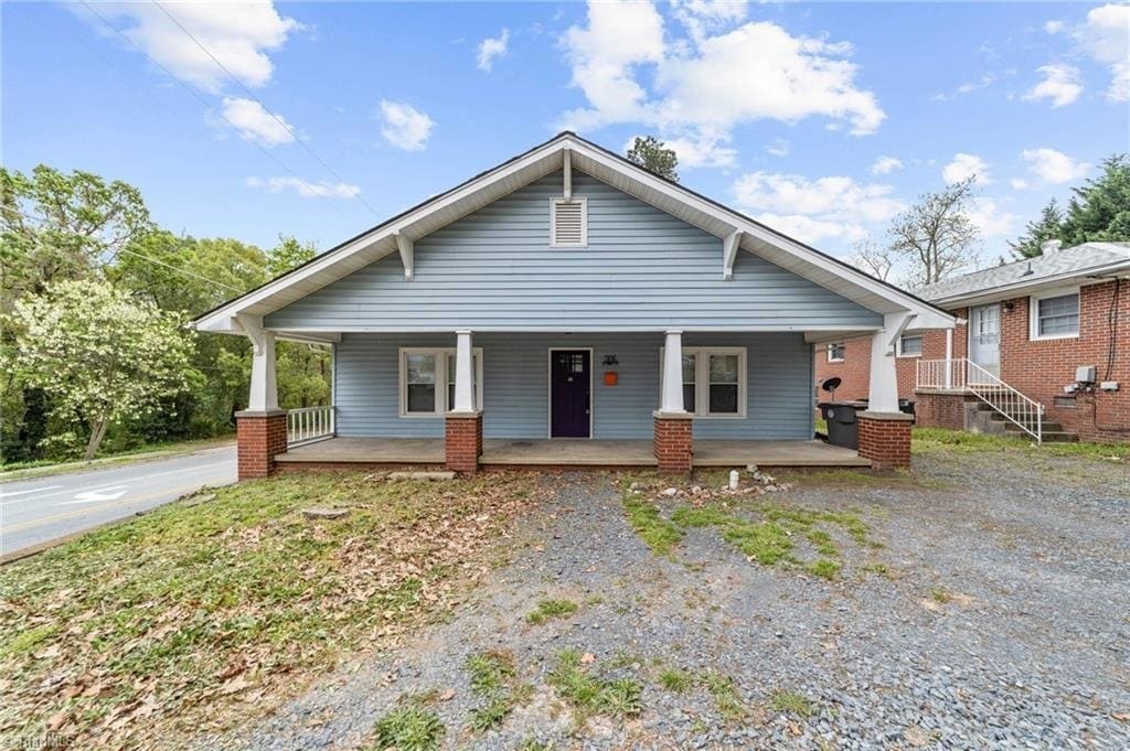 Home - 305 W Kivett St