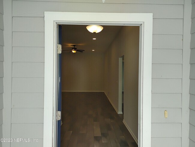 Foto del edificio - 208 Midway Park Dr