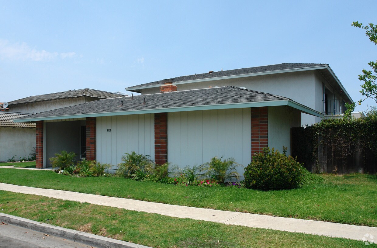 Primary Photo - 4901 Kona Dr