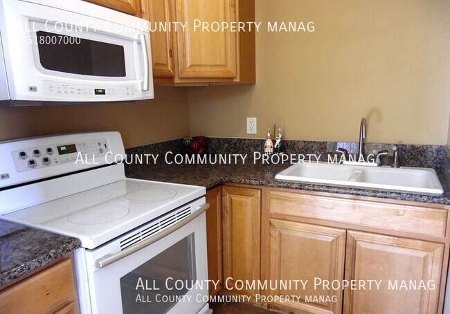 Building Photo - 1 Bed 1 Bath Apartment in Twentynine Palms...
