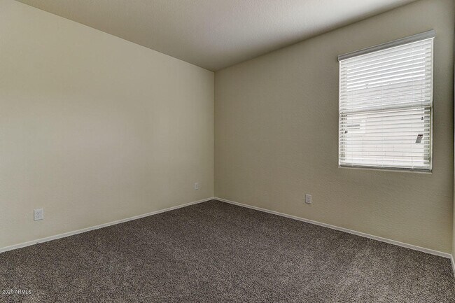 Building Photo - 2403 E Alida Trail