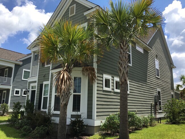 Foto del edificio - Beautiful Charleston Single