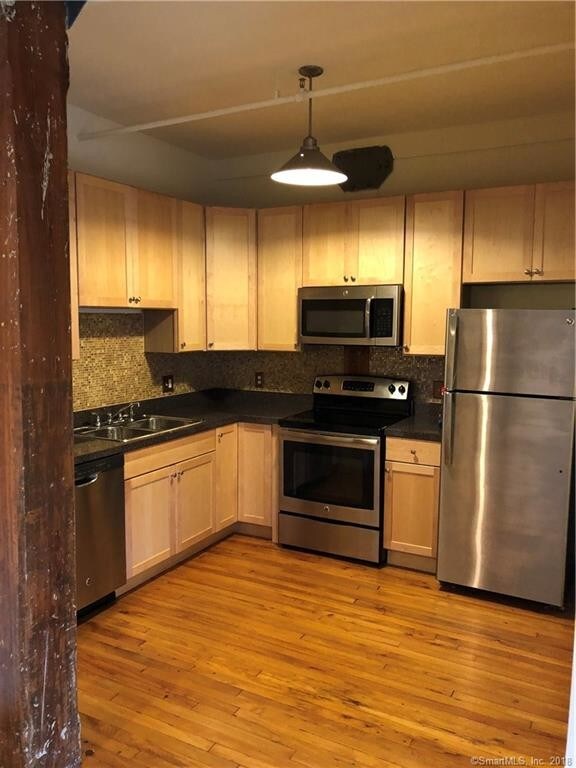 Primary Photo - 325 Lafayette St