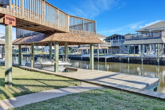Building Photo - Furnished 2 bedroom / 2 bath home in Bayou...