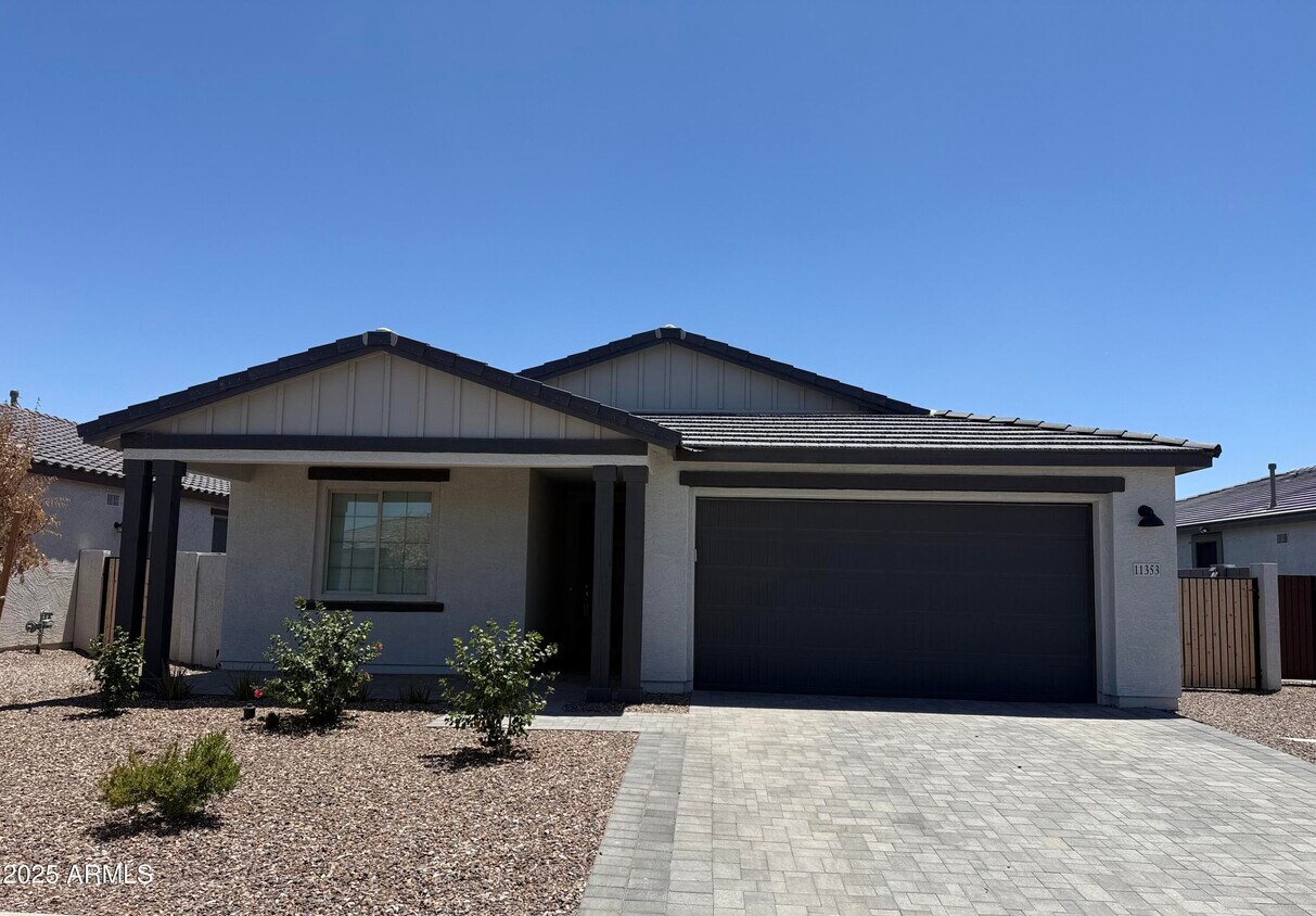 Foto principal - 11353 E Ursula Ave