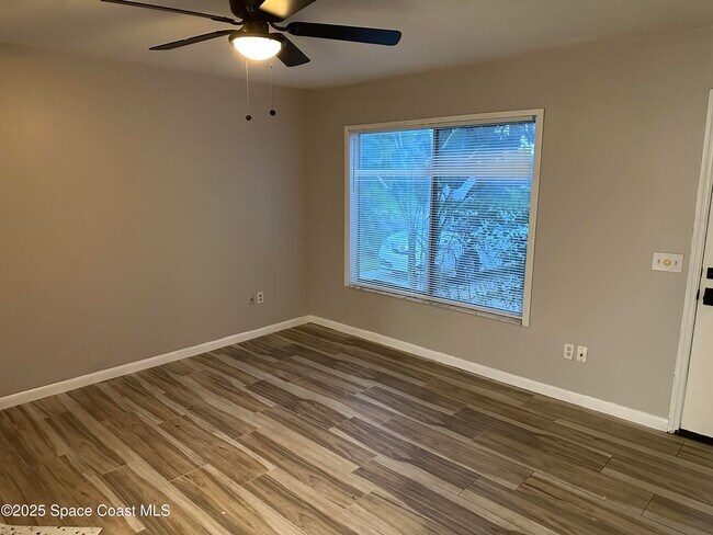 Building Photo - 1300 Ethel Cir NE