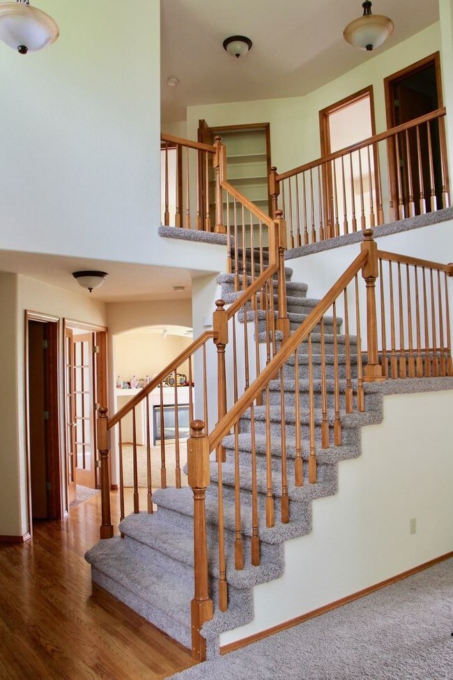 Building Photo - 6 br, 3.5 bath House - 9542 PENSTEMON COURT