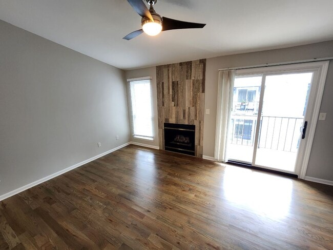 Building Photo - 322 Granville Ct