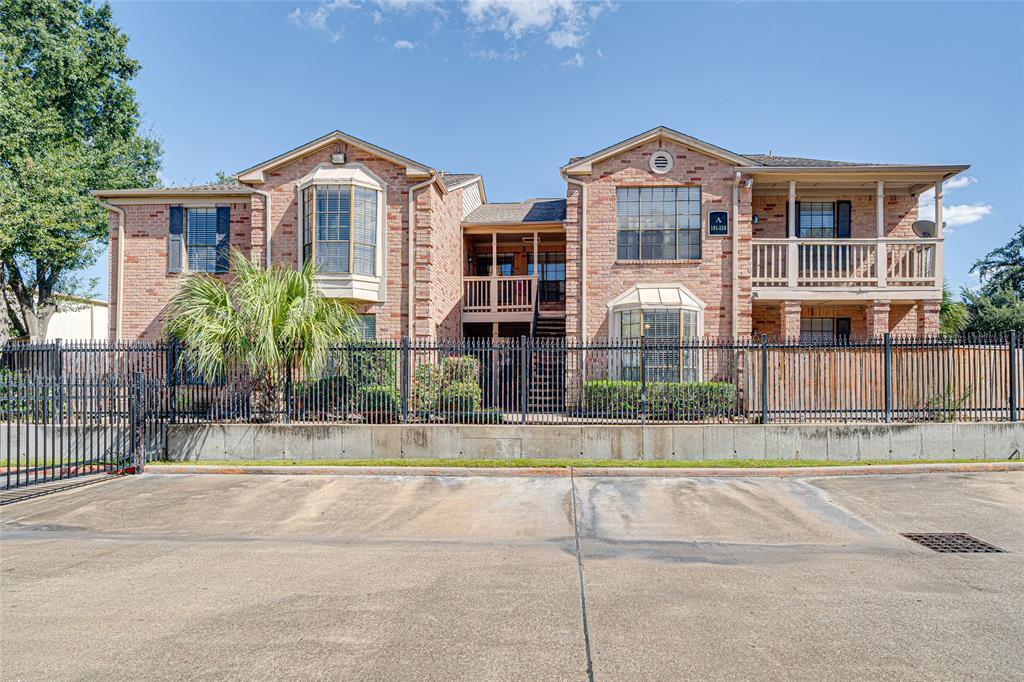 2255 Braeswood Park Dr Unit 104, Houston, TX 77030 Condo for Rent in
