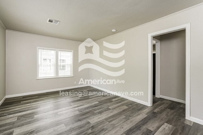 Foto del edificio - 1631 N Columbia Pl