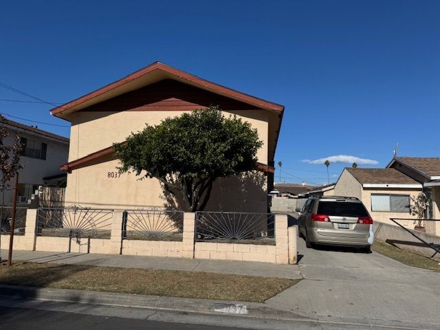Foto principal - 8037 Rose St