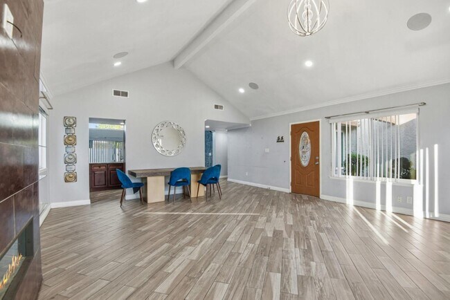 Building Photo - 12361 Andy St