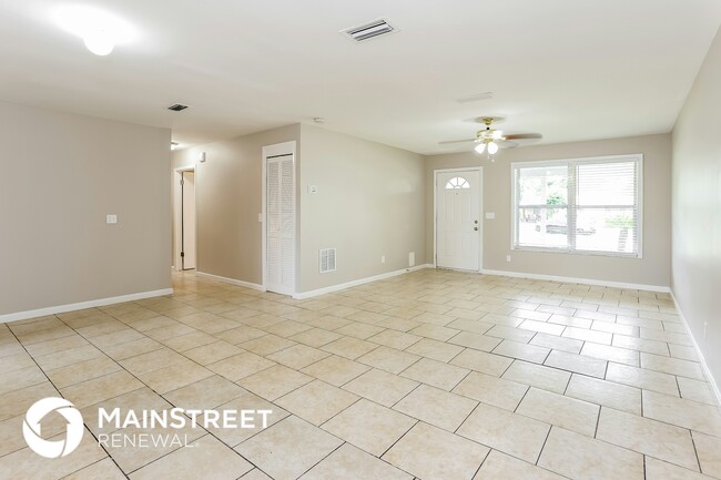 Building Photo - 10817 Dulawan Dr