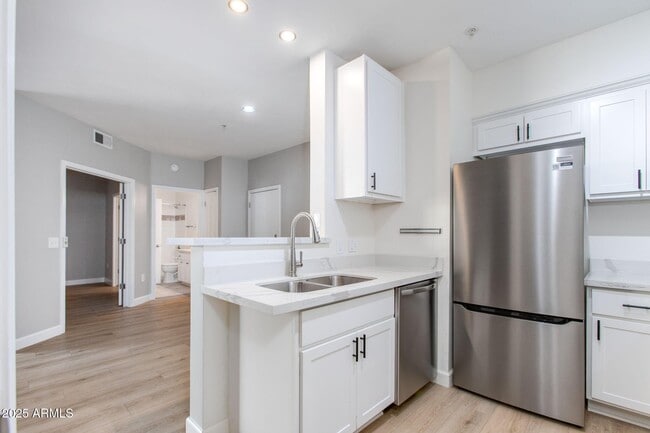 Foto del edificio - 1701 E Colter St