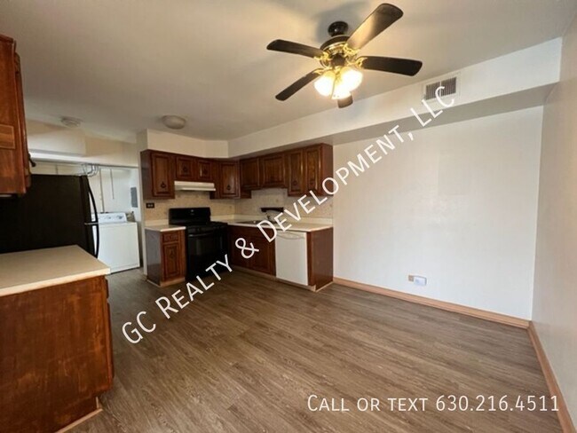 Foto del edificio - 1744 Queensbury Cir