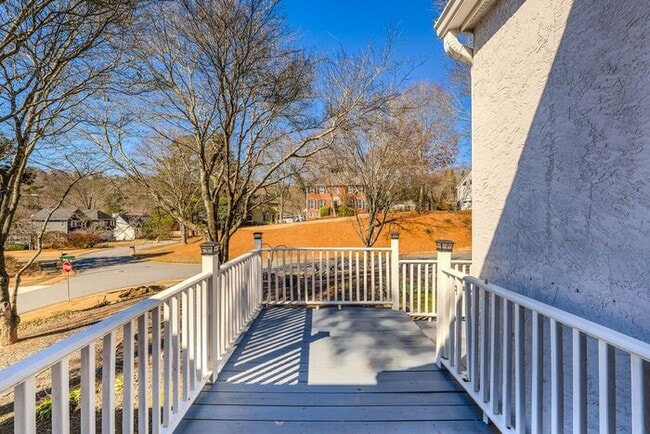 Building Photo - 4518 Club House Dr