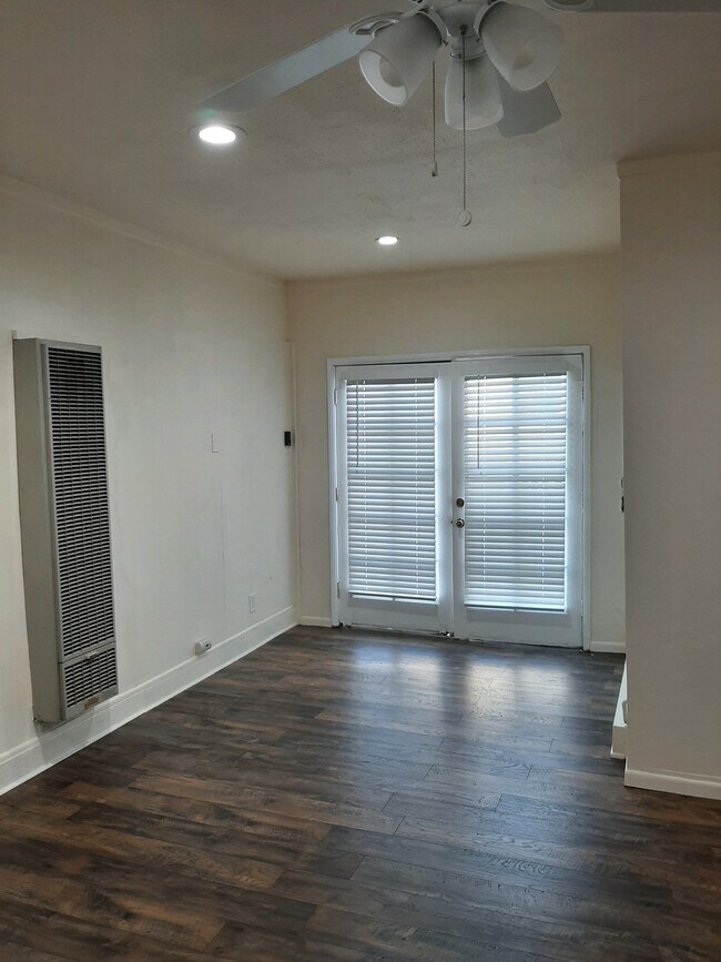Building Photo - 8402 Everest St
