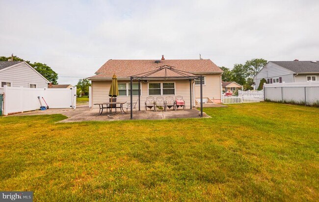 Foto del edificio - 222 MacClelland Ave