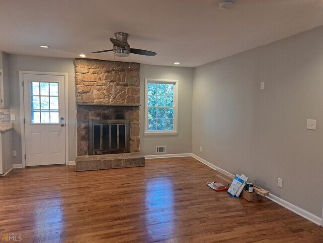 Building Photo - 2332 Springside Ln