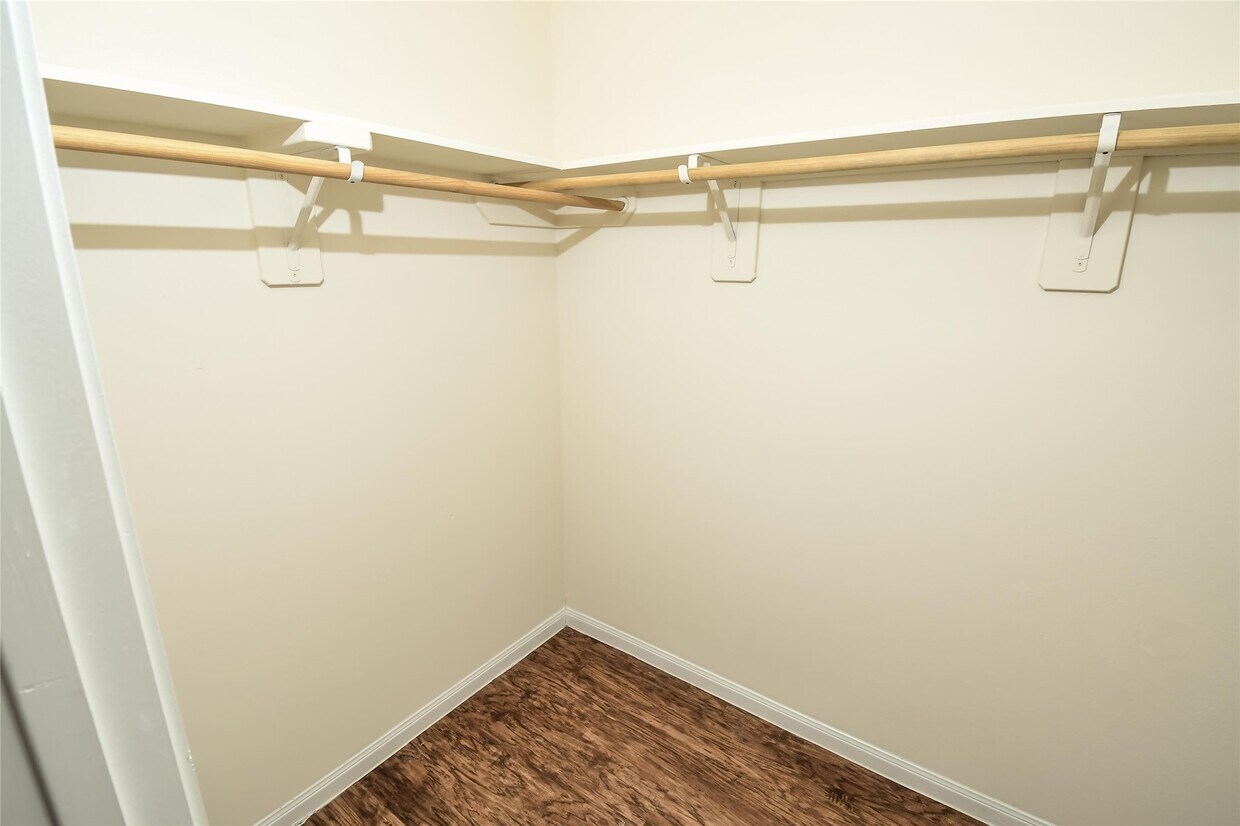 Building Photo - 6030 Santa Cecilia Ln