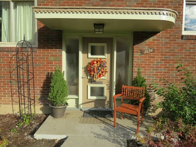 Foto del edificio - 1034 Amherst St