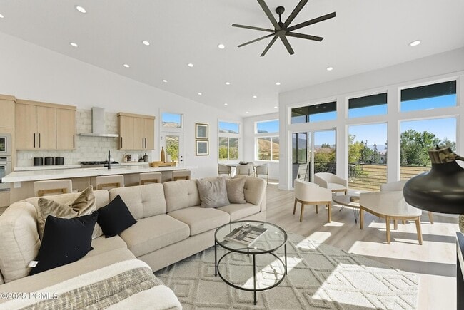 Building Photo - 5866 N Fork Rd