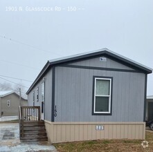 Building Photo - 1901 N Glasscock Rd